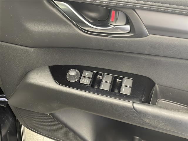 気になる車はお電話やメールで当店にお問い合わせください。なお、お電話での在庫の取り置きはできません。ご来場の際は、商談が重なる事が増えていますので事前に在庫有無をご確認くださいませ。