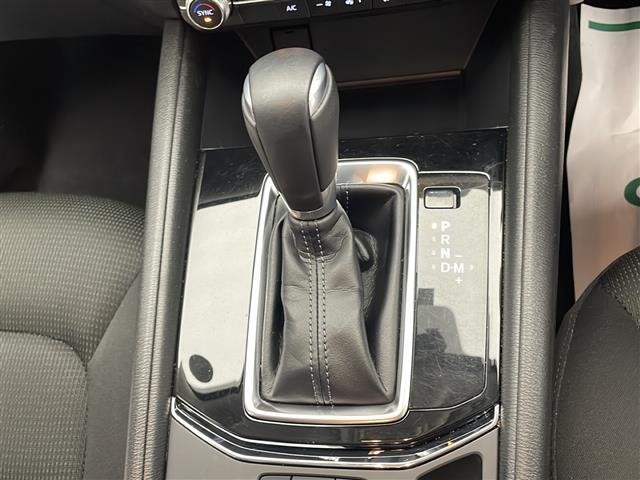 気になる車はお電話やメールで当店にお問い合わせください。なお、お電話での在庫の取り置きはできません。ご来場の際は、商談が重なる事が増えていますので事前に在庫有無をご確認くださいませ。