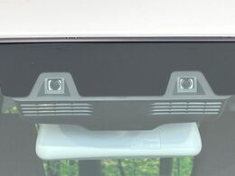 【スズキ　セーフティサポート】走行中に前方の車両等を認識し、衝突しそうな時は警報とブレーキで衝突回避と被害軽減をアシスト。より安全にドライブをお楽しみいただけます。