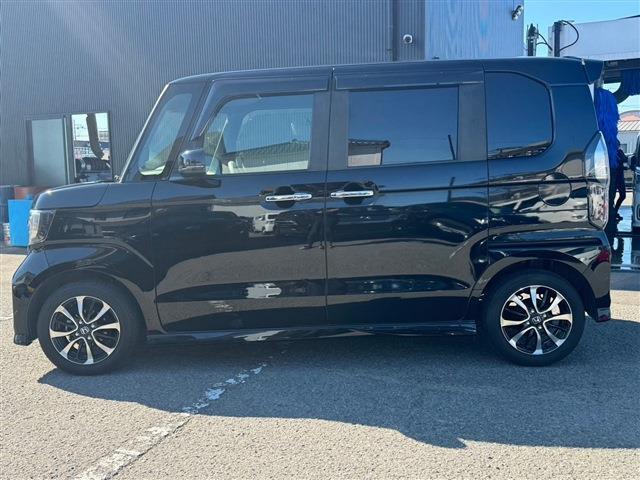 当店は、新車～登録済未使用車、お買い得軽自動車まで、多数在庫しております♪軽自動車の事なら全て当店にお任せください！目玉車両もございますので、ぜひ一度軽ワールドへお越しくださいませ！