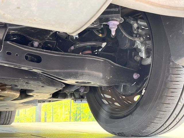 お車を安心してお乗りいただく為には、足回りの定期点検が欠かせません。サービスサポート（有償保証）では無料点検もご提供しており、安心のカーライフをお過ごしいただけるサポート体制が整っています。