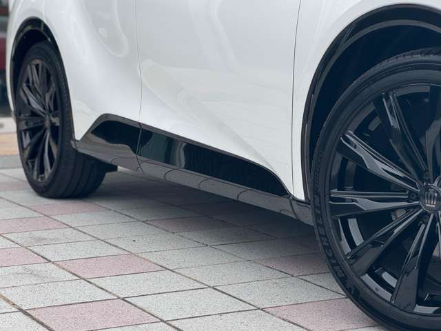 トヨタ　クラウンスポーツ　スポーツZ　HEV　パノラマルーフ　サンブラウン内装　ベンチレーション　シートヒーター　デジタルミラー　ディスプレイオーディオ　　純正21インチホイール　ブラインドスポットモニター