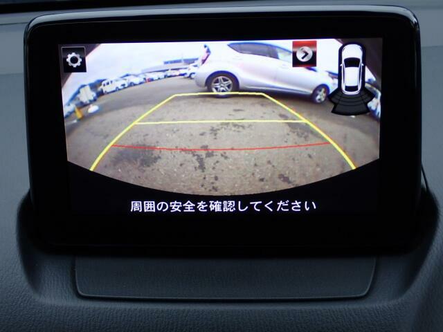 バックカメラ装備しております。駐車時に大変役に立ちますよ♪駐車が苦手な方の味方になってくれますよ