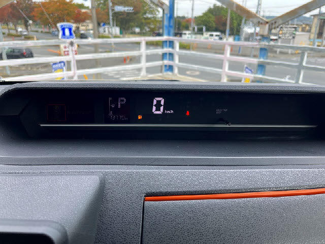 展示場はコーナー別に分かれています。セダン、コンパクトカー、軽スライド、軽ハッチバック等メーカー問わずで展示中！未使用車もございますのでぜひともご来場くださいませ！！