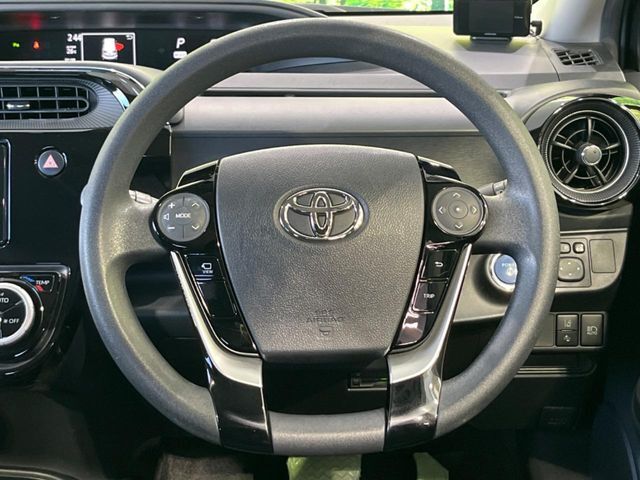 【ステアリングスイッチ】運転中、前方から目線をそらすことなく、オーディオ等の操作が可能な便利機能！安心＆快適なドライブを演出してくれます♪