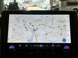 純正14インチナビ装備！！フルセグTVやBluetoothなど様々なメディアを搭載！！