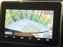 【バックカメラ】駐車時に後方がリアルタイム映像で確認できます。大型商業施設や立体駐車場での駐車時や、夜間のバック時に大活躍！運転スキルに関わらず、今や必須となった装備のひとつです！