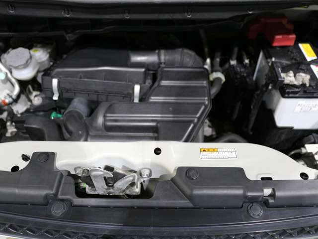 車のコンディションチェックには外せない場所です。細部まで綺麗にクリーニング済みです。