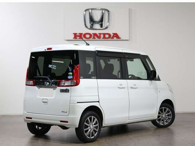 斜め後ろの画像です。