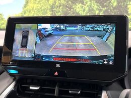 【パノラミックビューモニター】専用のカメラにより、上から見下ろしたような視点で360度クルマの周囲を確認することができます☆死角部分も確認しやすく、狭い場所での切り返しや駐車もスムーズに行えます。