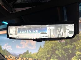 【デジタルインナーミラー】後席の大きな荷物や同乗者で後方が確認しづらい時でも安心！カメラが撮影した車両後方の映像をルームミラー内に表示。クリアな視界で状況の確認が可能です！