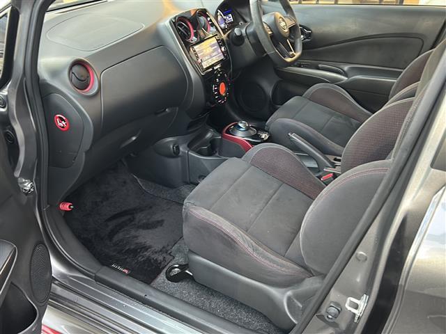 店舗にて現車の確認もいただけますので、お電話で在庫のご確認の上是非ご来店くださいませ。