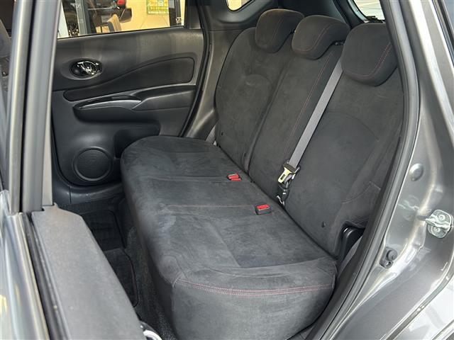 店舗にて現車の確認もいただけますので、お電話で在庫のご確認の上是非ご来店くださいませ。