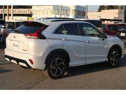 ルーフレール　電動パノラマサンルーフ　バック＆マルチアラウンドカメラ　電動リアゲート　後側方検知　障害物センサー　電動駐車ブレーキ