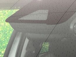 【トヨタセーフティセンス】走行中に前方の車両等を認識し、衝突しそうな時は警報とブレーキで衝突回避と被害軽減をアシスト。より安全にドライブをお楽しみいただけます。