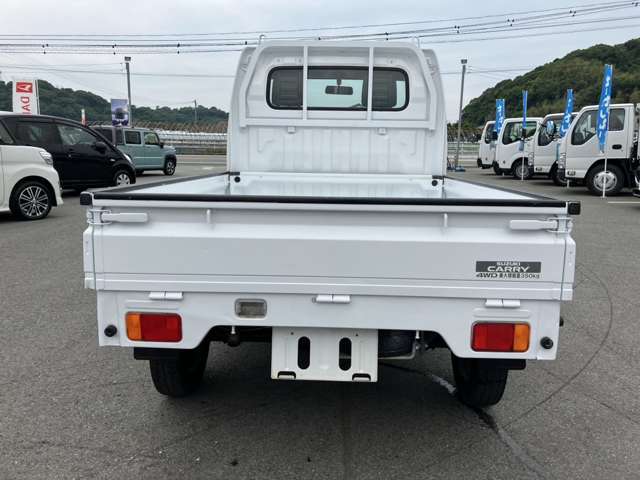 丁寧な整備には定評があり、自信を持ってお客様のお車の整備を行います。専門知識豊富なスタッフが親切・的確にご対応致します。