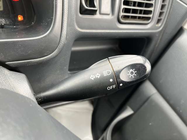 納車時は多項目を細部まで点検・整備します。資格を持ったプロのスタッフがお待ちしております。