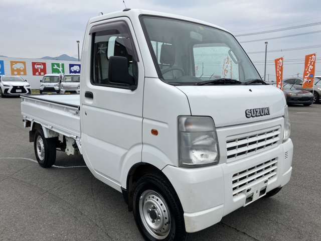 納車時は多項目を細部まで点検・整備します。資格を持ったプロのスタッフがお待ちしております。