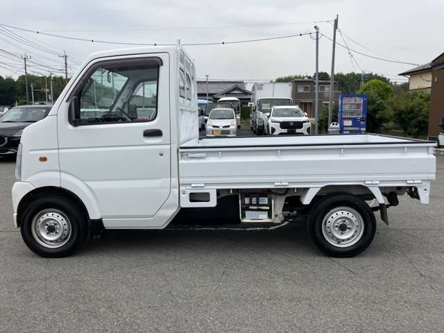 堀口自動車は、お車の販売、車検・整備、鈑金、レンタカー、レッカーサービスとお車に関しての業務を全て自社にて行っております。どんな時でも頼りになるお店づくりを目指しております！