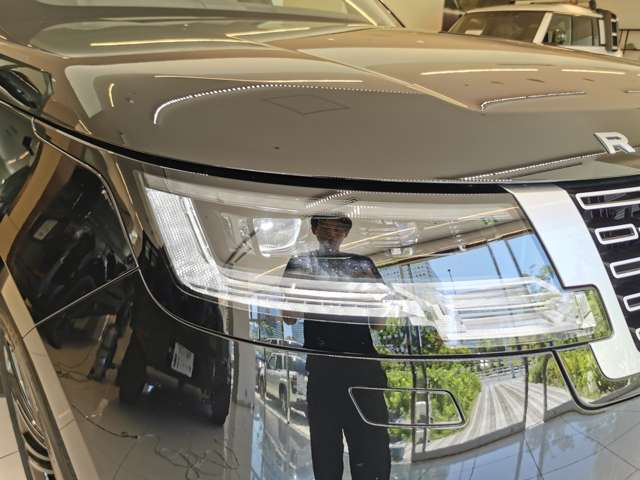 【プレミアムLEDヘッドライトシグネチャーDRL】デイタイムラーニングライト機能付きのLEDヘッドライトですデイライトにより昼間の視認性も上がりもらい事故などの減少につながります。