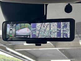 【アラウンドビューモニター】専用のカメラにより、上から見下ろしたような視点で360度クルマの周囲を確認することができます☆死角部分も確認しやすく、狭い場所での切り返しや駐車もスムーズに行えます。