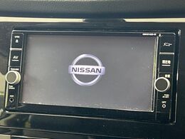 【純正ナビ】人気の純正ナビを装備。オーディオ機能も充実しており、Bluetooth接続すればお持ちのスマホやMP3プレイヤーの音楽を再生可能！毎日の運転がさらに楽しくなります！！