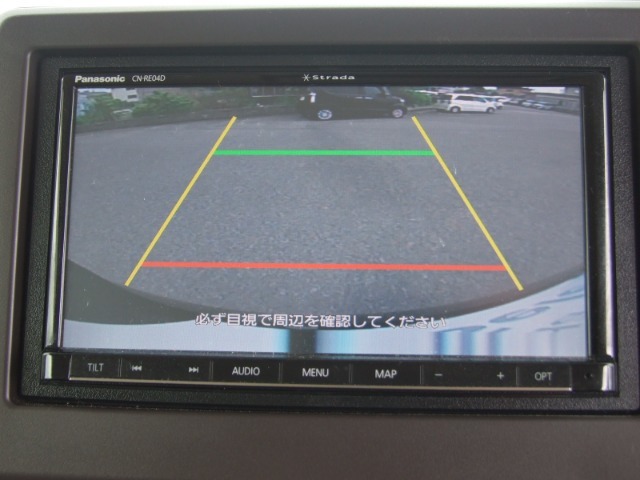 バックカメラ：後方確認がラクに出来るので駐車場も安心