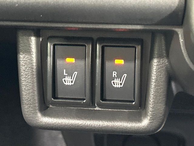 【シートヒーター】寒い日に重宝するシートヒーター！エアコンより早く温まってくれるので寒がりの人も安心ですね♪エアコンの温風は乾燥するから苦手、という方にもをおすすめです。