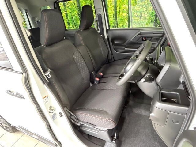 もちろん車内はキレイです♪よりクリーンな状態をキープしたいお客様には『ナノゾーンコート』がおすすめ！新型コロナウイルス対策や、除菌・消臭に効果を発揮し多くの方にご好評いただいております。