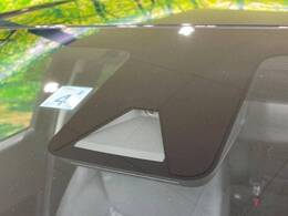 【トヨタセーフティセンス】走行中に前方の車両等を認識し、衝突しそうな時は警報とブレーキで衝突回避と被害軽減をアシスト。より安全にドライブをお楽しみいただけます。