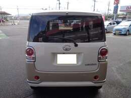 “クルマと笑顔が買えるトコロ・・・”そんな中古車展示場です！ぜひお越しください！