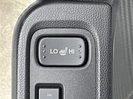 【シートヒーター】シートを温めてくれる暖房機器です！長時間座っていると負担が掛かりやすい背中や腰、または冬場などの寒い日に冷えやすい脚部に快適なぬくもりを伝えます。