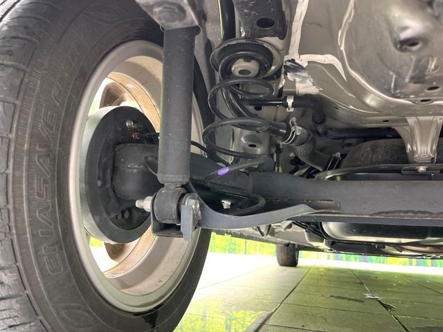お車を安心してお乗りいただく為には、足回りの定期点検が欠かせません。サービスサポート（有償保証）では無料点検もご提供しており、安心のカーライフをお過ごしいただけるサポート体制が整っています。