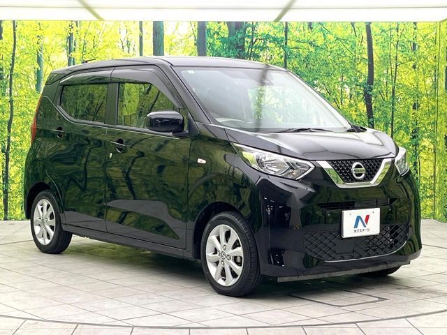 大好評のボディコーティング「弾スプラッシュコート」もご納車までに施工可能。通常のガラスコートと異なる、耐久年数6年の無機質ガラスコーティングが、ボディをキレイな状態に保ってくれます。