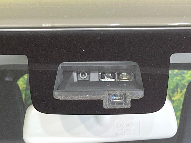 【スズキ　セーフティサポート】走行中に前方の車両等を認識し、衝突しそうな時は警報とブレーキで衝突回避と被害軽減をアシスト。より安全にドライブをお楽しみいただけます。