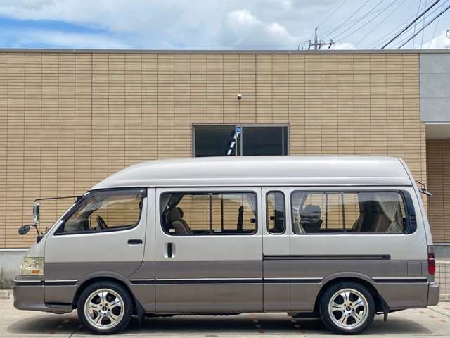 珍しい後期最終型のハイエースワゴンハイルーフ車です☆個体数は少なく希少なお車で3.0Lディーゼルターボは価値もあります☆1KZエンジン。全長525幅169高さ218cm　もちろん修復歴もありません！