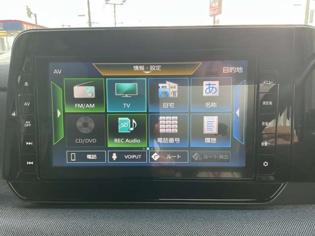 純正のディーラーナビ搭載です
