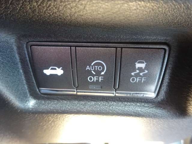 【BSW・BSI】自車両の斜め後方に別の車両が走っていることを認識すると、サイドミラー周辺のインジケーターでその存在をお知らせします。