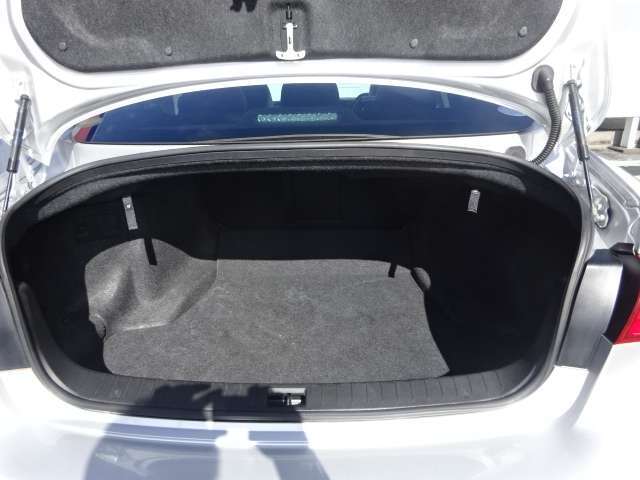 トランクも荷室を確保してありますご確認ください
