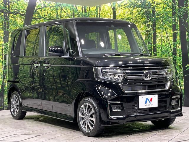 高透明度のガラス皮膜で撥水はもちろん、上質なツヤ・光沢を実現。紫外線や酸性雨から大切な愛車を保護し、色あせ・劣化を防止。「弾スプラッシュコート」、「弾プリミッサコート」からお選びいただけます。