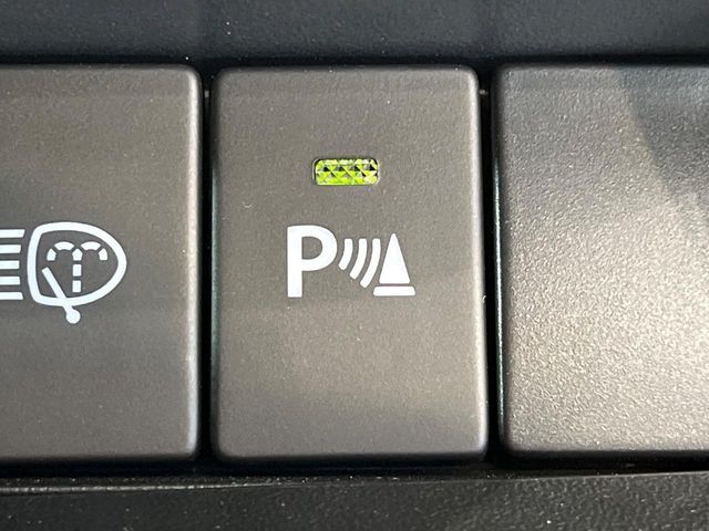 【クリアランスソナー】バンパーに付いたセンサーが障害物を検知！一定の距離に近づくとアラートで教えてくれます♪狭い駐車スペースや車庫入れ時も安心ですね☆