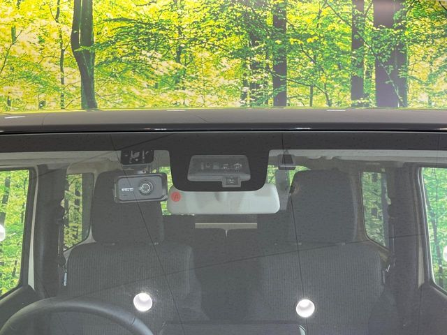 【スズキ　セーフティサポート】走行中に前方の車両等を認識し、衝突しそうな時は警報とブレーキで衝突回避と被害軽減をアシスト。より安全にドライブをお楽しみいただけます。