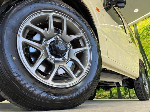 【純正16インチアルミホイール】外観にマッチした純正アルミホイールを装着しております。各種社外アルミホイールや、スタッドレスタイヤも取扱いしております。是非ご相談ください♪