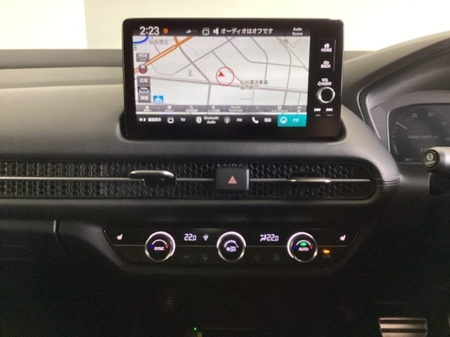 多機能と操作のしやすさを両立した、Honda CONNECT対応のナビディスプレーです。ETC2.0車載器もナビゲーション連動し、スマートフォン用Bluetoothユニット付きです。純正ナビ