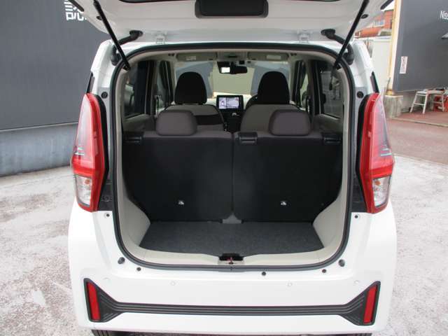 荷物が収納できるラゲッジスペースです