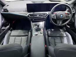 ドライビングアシストには、クルーズコントロール、レーンディパーチャーウォーニング、レーンチェンジウォーニング、衝突回避・被害軽減ブレーキ、前車接近警告機能、後車衝突警告機能等が備わります。