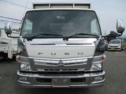 平成27年式　2月初度登録　三菱　キャンター　積載4トン　増トン　ワイドロング　アルミブロック　全低床　6速AT　乗車定員：3名　4P10エンジンです！