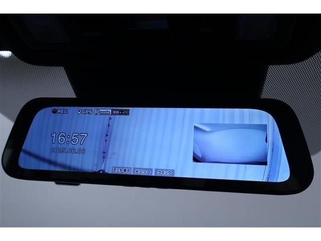 デジタルインナーミラーはインナーミラーに後方映像を表示。ヘッドレストや荷物などで視界をさえぎられずに後方を確認することが出来る運転補助装置です。モニターモードとミラーモードは切り替え可能です