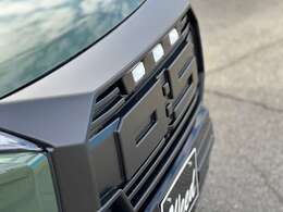 アメリカン・ピックアップを彷彿させる大胆なフロントグリル！