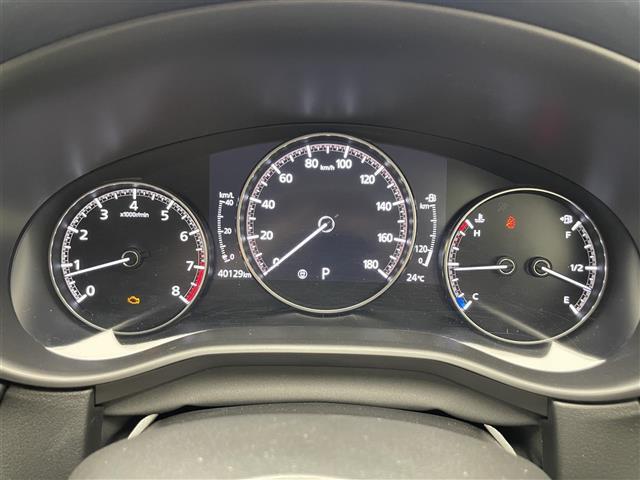 【スピードメーター】メーターがシンプルで見やすく運転しやすいですね！
